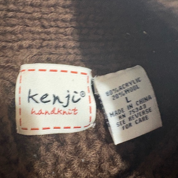 Vintage hand knit Sweater with Button Accents - Picture 5 of 5